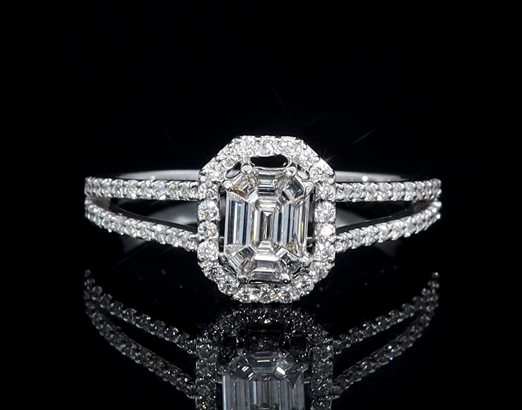 Emerald Halo Split-Shank Ring