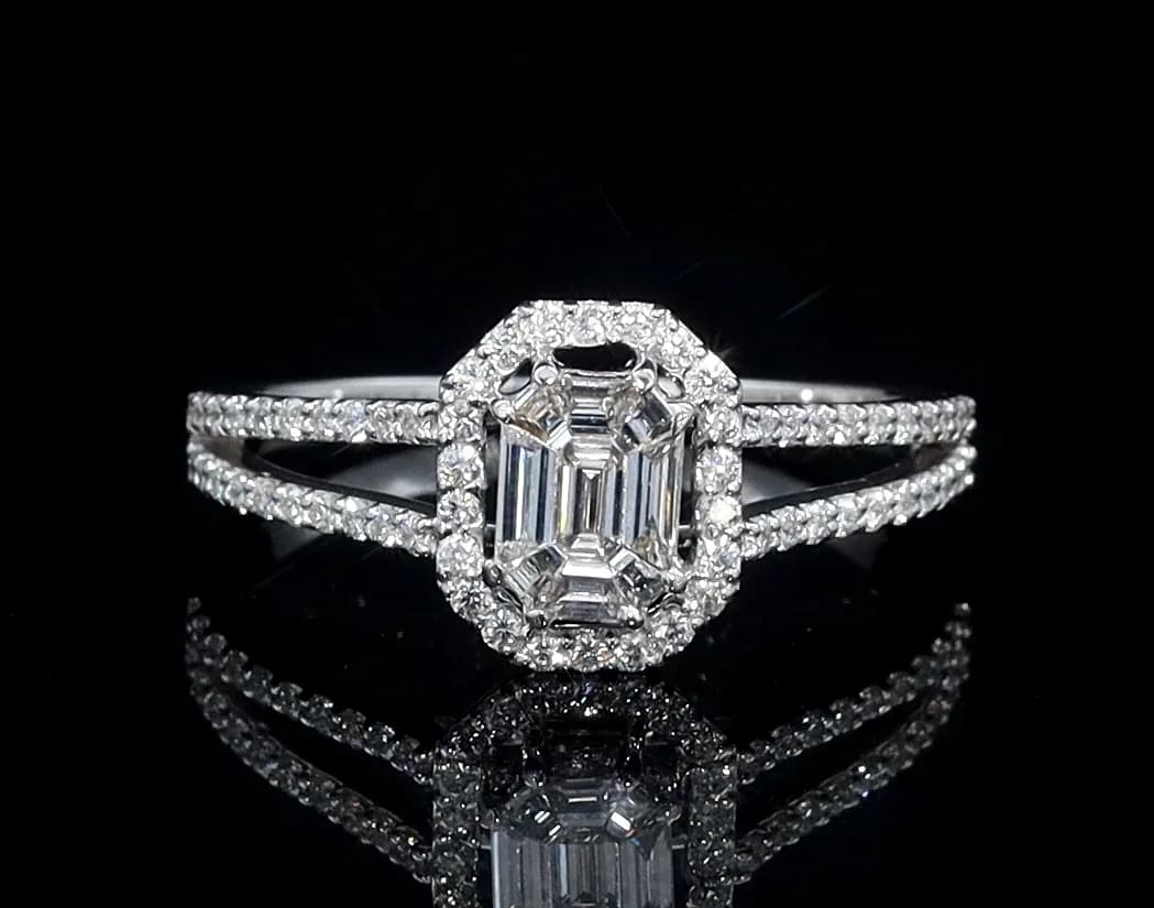 Emerald Piecut Ring