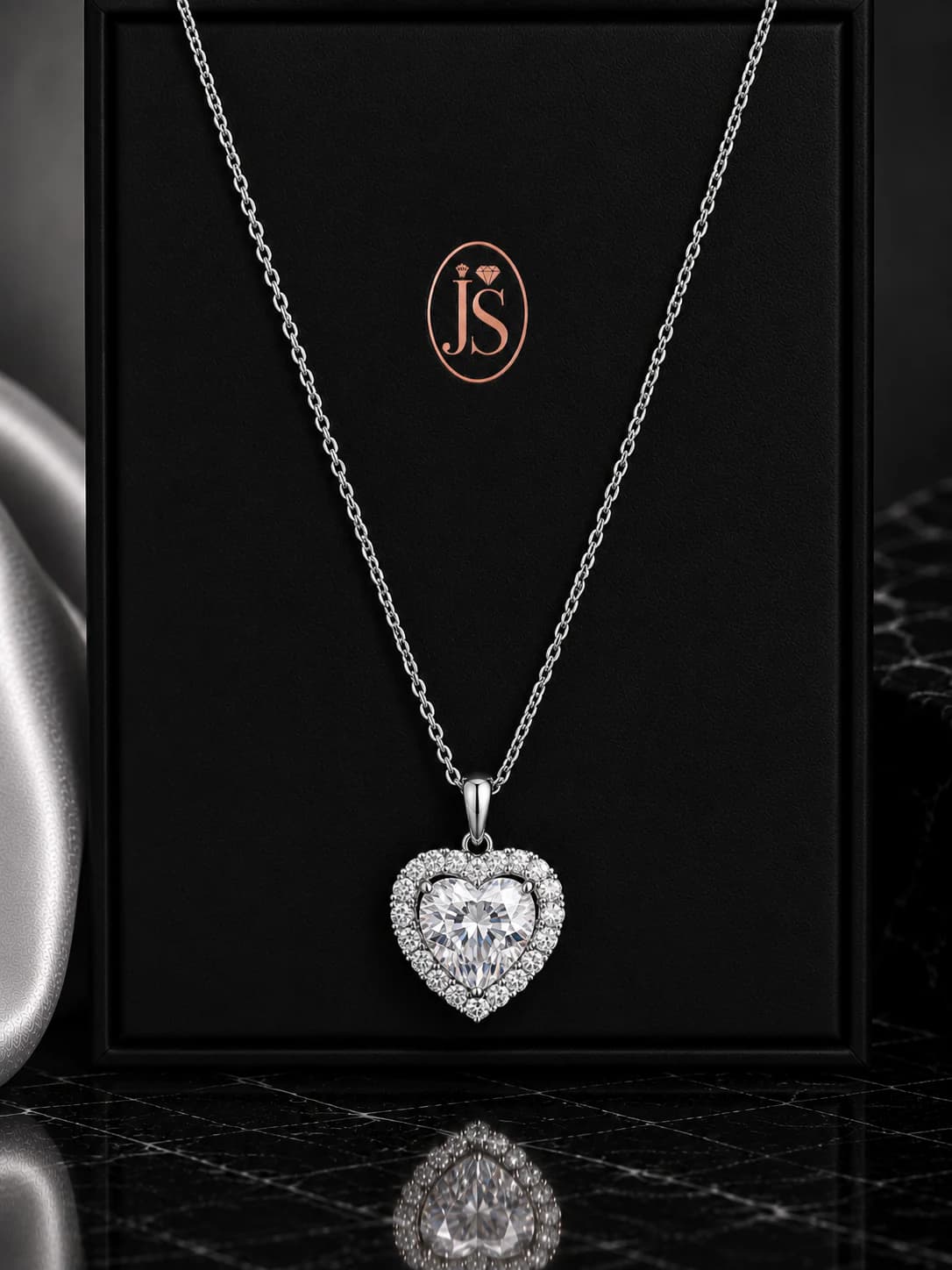 Heart Halo Pendant (Lab-Grown)